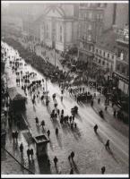 1930 május 1. Bécs, Edith Tudor Hart (1908-1973) felvétele, 1 db modern nagyítás, jelzés nélkül, 21x15 cm