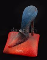 Kosta Boda gyár, Kjell Engman (1946-2010) designer: "Catwalk" asztaldísz. Jelzett, hibátlan, dobozában, m: 10,5 cm