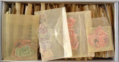 Cipősdoboznyi tasakos rendező a Krajcárosoktól, sok Turullal