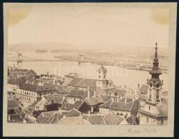 1872 Budapest, kilátás a Lánchídra a budai oldalról, papírlapra ragasztott papírkép, foltos, 10,5×13,5 cm