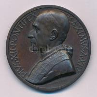 Vatikán 1952. "Pivs XII Pontifex Maximvs A XIV / Apostolrvm Principis Sepvlcrvm Repertvm" kétoldalas, bronz emlékérem. Szign.: Mistruzzi (44mm) T:AU Vatican 1952. "Pivs XII Pontifex Maximvs A XIV / Apostolrvm Principis Sepvlcrvm Repertvm" double-sided bronze commemorative medallion. Sign.: Mistruzzi (44mm) C:AU