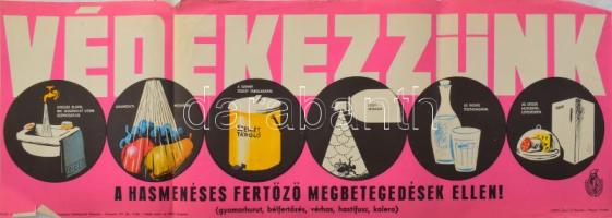 1971 Védekezzünk a hasmenéses fertőző megbetegedések ellen! Egészségügyi felvilágosító plakát, lapszéli szakadásokkal, 24x67 cm