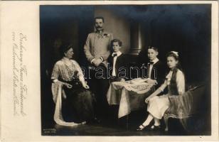 Erzherzog Franz Ferdinand von Österreich d'Este mit Familie / Archduke Franz Ferdinand with his family. H. C. Kosel, Wien 1913.