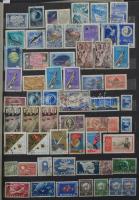 Vegyes külföldi tétel, jó svájci, szovjet légiposta anyaggal az elején, nagy alakú 12 lapos berakóba...