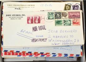 235 db küldemény, köztük sok régi és alkalmi bélyegzős is, illetve 75 db amerikai sok ajánlottal, ös...