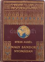 Stein Aurél: Nagy Sándor nyomában Indiába. Ford.: Halász Gyula. A Magyar Földrajzi Társaság Könyvtára. Bp., [1931], Franklin-Társulat, 1 (címkép) t.+ 183+(1) p.+32 (kétoldalas, fekete-fehér képek). Kiadói aranyozott, festett egészvászon sorozatkötés, kissé kopottas borítóval és gerinccel, belül a lapok jó állapotban.