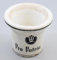 1917 Porcelán hadimozsár, "Pro patria / 1914-1917" feliratokkal, sérüléssel, alja lyukasztott, d: 15 cm, m: 12 cm