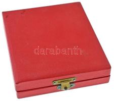 DN (~1970) "Lenin" egyoldalas öntött bronz emlékplakett tokban (50x66mm) + 1db "Lenin...