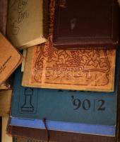 Vegyes könyv és nyomtatvány hagyaték, történelmi könyvek, nagyrészt török történelemmel kapcsolatosa...