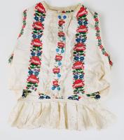 Hímzett pruszli, lánykamellény. Alföld, 20. sz. első fele, cca 45x50 cm