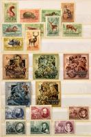 Néhány száz magyar és külföldi bélyeg 8 lapos közepes berakóban