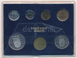 Hollandia 1980. 1c "Julianna" - 2 1/2G "Julianna" (6xklf) forgalmi sor műanyag tokban, pénzverdei zsetonnal T:UNC, patina Netherlands 1980. 1 Cent "Julianna" - 2 1/2 Gulden "Julianna" (6xdiff) coin set in plastic case with mint jeton C:UNC, patina