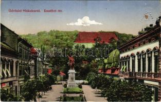 1914 Miskolc, Erzsébet tér, Kossuth szobor. Vasúti Levelezőlapárusítás + "BUDAPEST - ZEMUN 17" sz. vasúti mozgóposta bélyegző (EK)