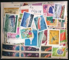 Min. 1.100 db külföldi bélyeg zacskóban