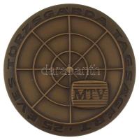 1980 k. "MTV - 25 éves Törzsgárda tagságért" egyoldalas bronz plakett műanyag tokban (70mm) T:AU