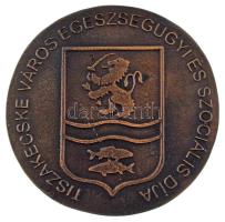 zzz DN "Tiszakécske város egészségügyi és szociális díja" egyoldalas, öntött bronz plakett, dísztokban (105mm) T:AU