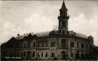 Siklós, Városháza, Román János üzlete. Özv. Böbl Nándorné és Fia kiadása. Knöpfmacher J. felvétele. photo