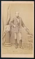 cca 1865 Elegáns úr egészalakos portréja, vizitkártya Rupprecht Mihály soproni műterméből (,,Rupprecht Mihál, Angerer tanítványa Sopronban"), 10,5x6 cm