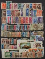 Csehszlovákia nagy tétel: rendező, gyűjteményrészek, blokkok, kisívek, több száz Hradzsin bélyeg hoz...