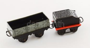 2 darab fém vonat tehermozdony, közte Meccano, h: 11cm