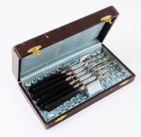 Hat személyes felvágottas villa készlet, alpakka, rózsafa fogóval, dísdobozban