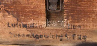 cca 1944 Német II. világháborús katonai láda, fegyverek/lőszer szállítására, fa és fém, korának megf...