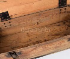 cca 1944 Német II. világháborús katonai láda, fegyverek/lőszer szállítására, fa és fém, korának megf...