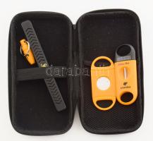 Szivartartó készlet: szivarvágó, párásító, tartótokban.