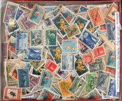 Albánia 600 db bélyeg másodpéldányokkal is, ömlesztve desszertes dobozban