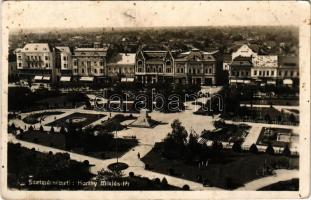 1943 Szatmárnémeti, Satu Mare; Horthy Miklós tér, Ifj. Weisz Ignác, Vágó Imre, Sámuel Ignác, Weisz Gyula, Krammer Ilona, Klein Elek üzlete. Fotó Kósa / square, shops (fl)