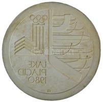 1980. 200Ft/500Ft "XIII. Téli Olimpia Lake Placid 1980" meg nem valósult érmetervezet gipsz hátlapi NEGATÍV nagyminta (158mm) T:AU,XF ph. Hungary 1980. 200 Forint or 500 Forint "13th Winter Olympics Lake Placid 1980" unrealized coin's plan reverse NEGATIVE large plaster sample (158mm) C:AU,XF edge error Adamovszky katalógusban nem szerepel / Not listed in Adamovszky's catalogue