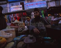 Csák Miklós (1933-2013): Fotó negatívok 22 db, több csíkon tibeti, ázsiai portrék, tájképek, negatív...