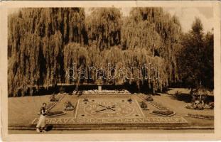 1952 Lázne Podebrady, Kvetinové hodiny / flower clock, park (fa)