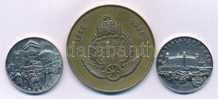 Szlovákia DN(1995) "Szlovákia Várai és Kastélyai" sorozat 2xklf tagja: "Pozsonyi vár" + "Trencséni vár" kétoldalas, ezüstözött Ni emlékérmek (27mm) + Bognár György (1944-) 1996. "Magyar Vasút - 150 Éve Európában, Pest-Buda" kétoldalas bronz emlékérem (42,5mm) T:AU