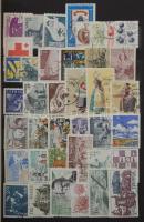 2 db A4 és 7 közepes berakó kis országgyűjteményekkel, összeállításokkal, közte északi és balti álla...