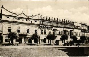 1957 Eperjes, Presov; Rákóczího dom / üzletek, automobil, motorkerékpár / shops, automobile, motorcycle (EB)