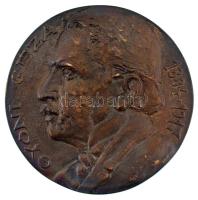 1970 k. "Gyóni Géza 1884-1917" egyoldalas bronz emlékérem kissé viseltes tokban (90mm) T:XF