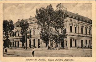 Nagylak, Nadlac; Scola Primarie Nationale / elemi iskola. Miuts Jaros üzlete. Kiadja Marcus Weisz 1923/27. / school