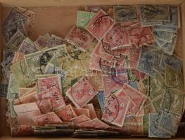 Kb. 1.300 db Turul bélyeg régi fa dobozban