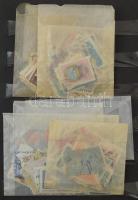 Elfogazások, céglyukasztások, újnyomatok, levélzárók, érdekességek 12 lapos, közepes berakó néhány oldalán + 9 pergamen tasakban