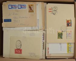 Kb. 600 főleg modern FDC, levél, kevés CM, vegyes minőségben, dobozban