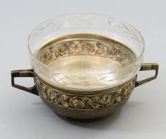 Szecessziós kínáló, csiszolt, sérült üvegbetéttel, d: 12,5 cm, m: 8 cm