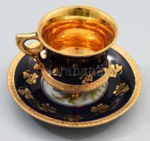 Cseh alt wien historizáló csésze alátéttel, jelzett, kis kopással, d: 9,5 cm