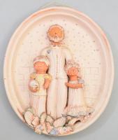 Győrbíró Enikő (1932-1999): Apa gyermekeivel faliplakett. Jelzett, kis sérüléssel, 29x24 cm