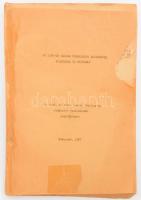 1987 Az 1956-os magyar forradalom előzményei, alakulása és utóélete. Az 1986. december 5-6-án Budapesten rendezett tanácskozás jegyzőkönyve. Bp., 1987, k.n. 190 p. Sokszorosított gépirat. Szamizdat. Szerző vagy szerkesztő nélkül. A gépirat utolsó két oldala szerint a tanácskozáson rést vettek: Bába Iván, Benda Kálmán, Eörsi István, Haraszti Miklós, Hegedüs András, Kenedi János, Kis János, Konrád György, Kőszeg Ferenc, Litván György, Magyar Bálint, Mécs Imre, Mészöly Miklós, Pomogáts Béla, Radnóti Sándor, Rajk László, Tamás Gáspár Miklós, Vásárhelyi Miklós és mások. Tűzve, borító és első lap sérült, utolsó lap szélén apró sérülésekkel.