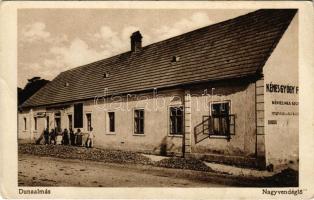 Dunaalmás, nagyvendéglő. Gábor Andor kiadása (fa)