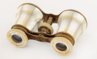 Calderoni és Társa színházi távcső, gyöngyház rárakásokkal, jelzett, sérüléssel, tokban, 10,5x6 cm