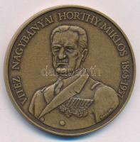 Bognár György (1944-) 1993. "Vitéz Nagybányai Horthy Miklós / Itthon hazai földben" bronz ...