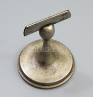 3 darab régi német fém ültetőkártya tartó, közte jelzett, kopással, m: 9,5 cm alatt