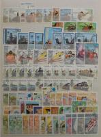 Néhány száz vegyes, főleg külföldi bélyeg 8 lapos, A/4-es berakóban